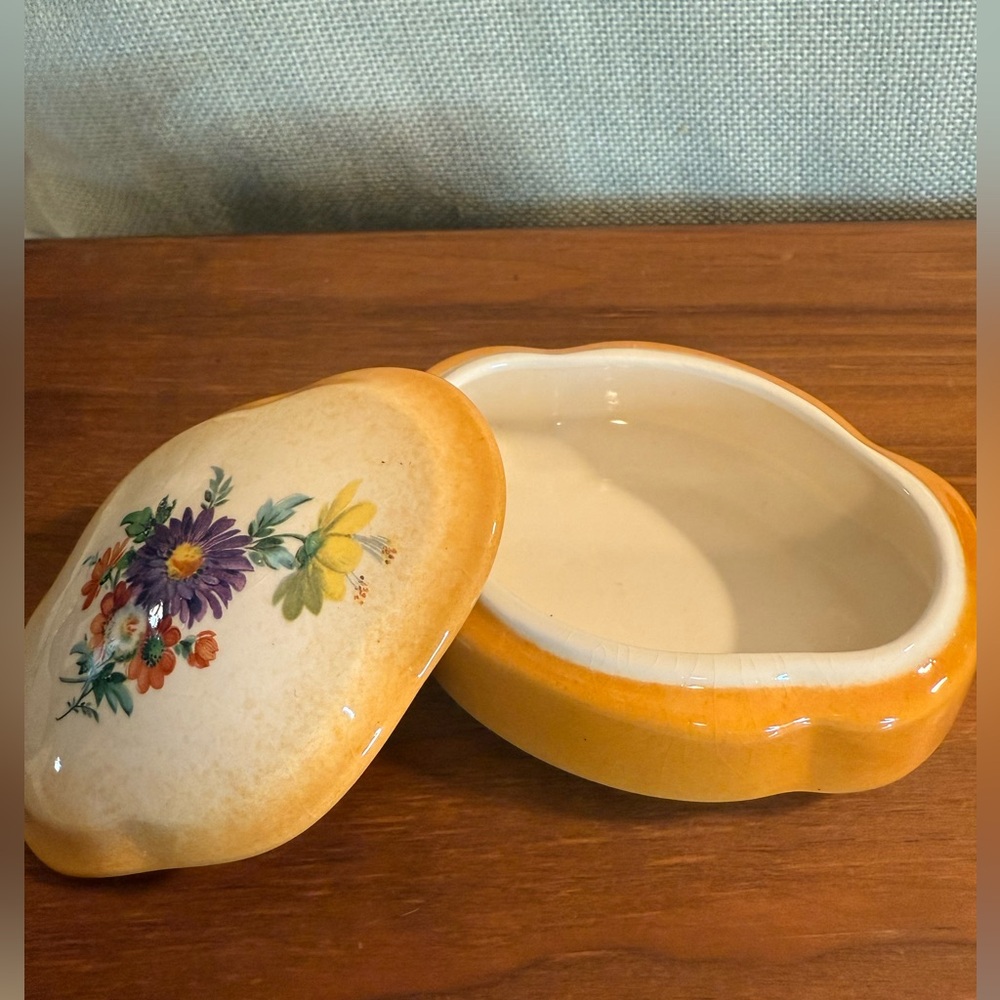 KJ Handmade Porcelain Flowers Trinket Box